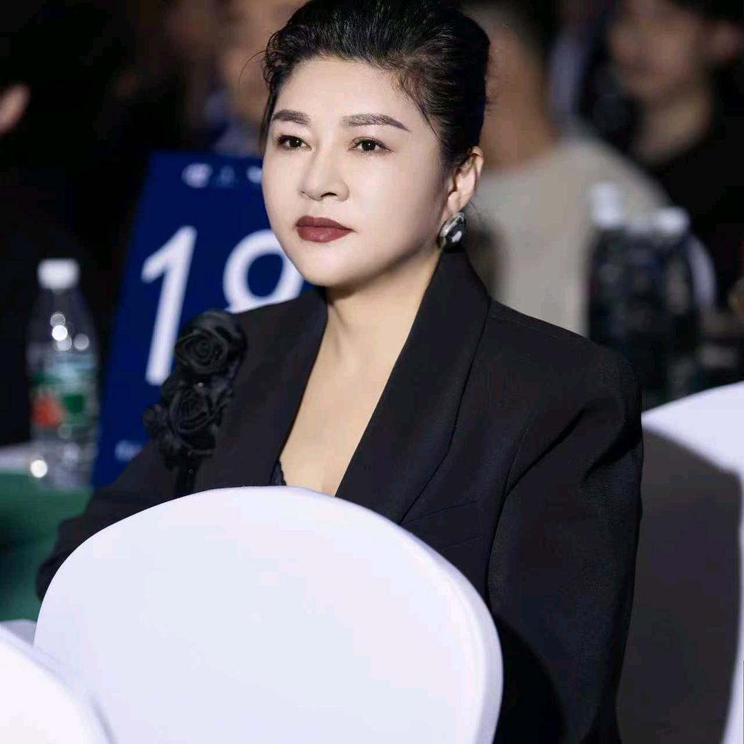 创美官丨四川分公司品牌执行总裁丨徐友娣