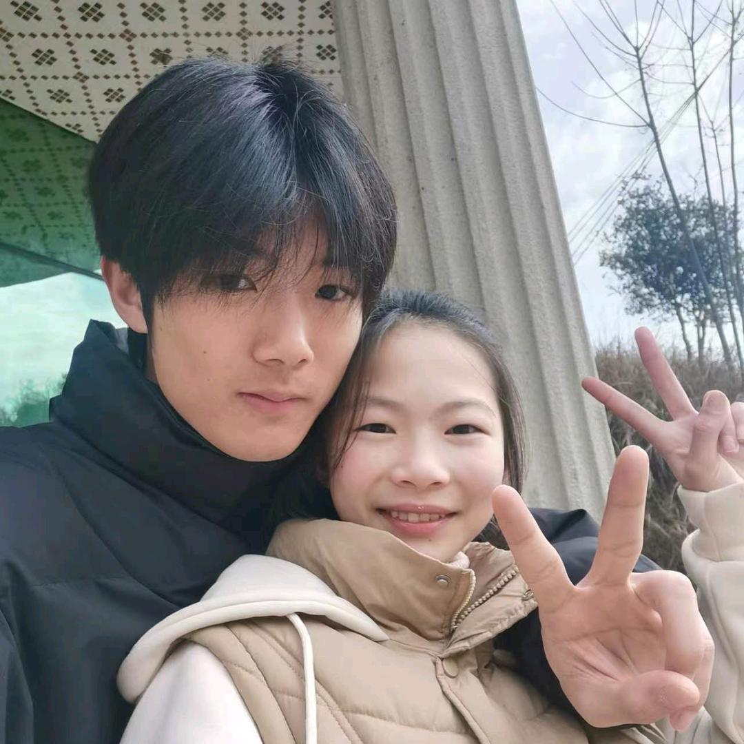 花暖为春雨作伴