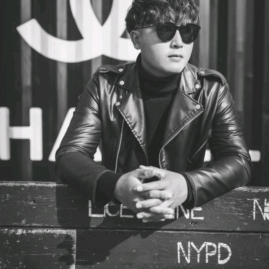 你可以叫我小旭哇