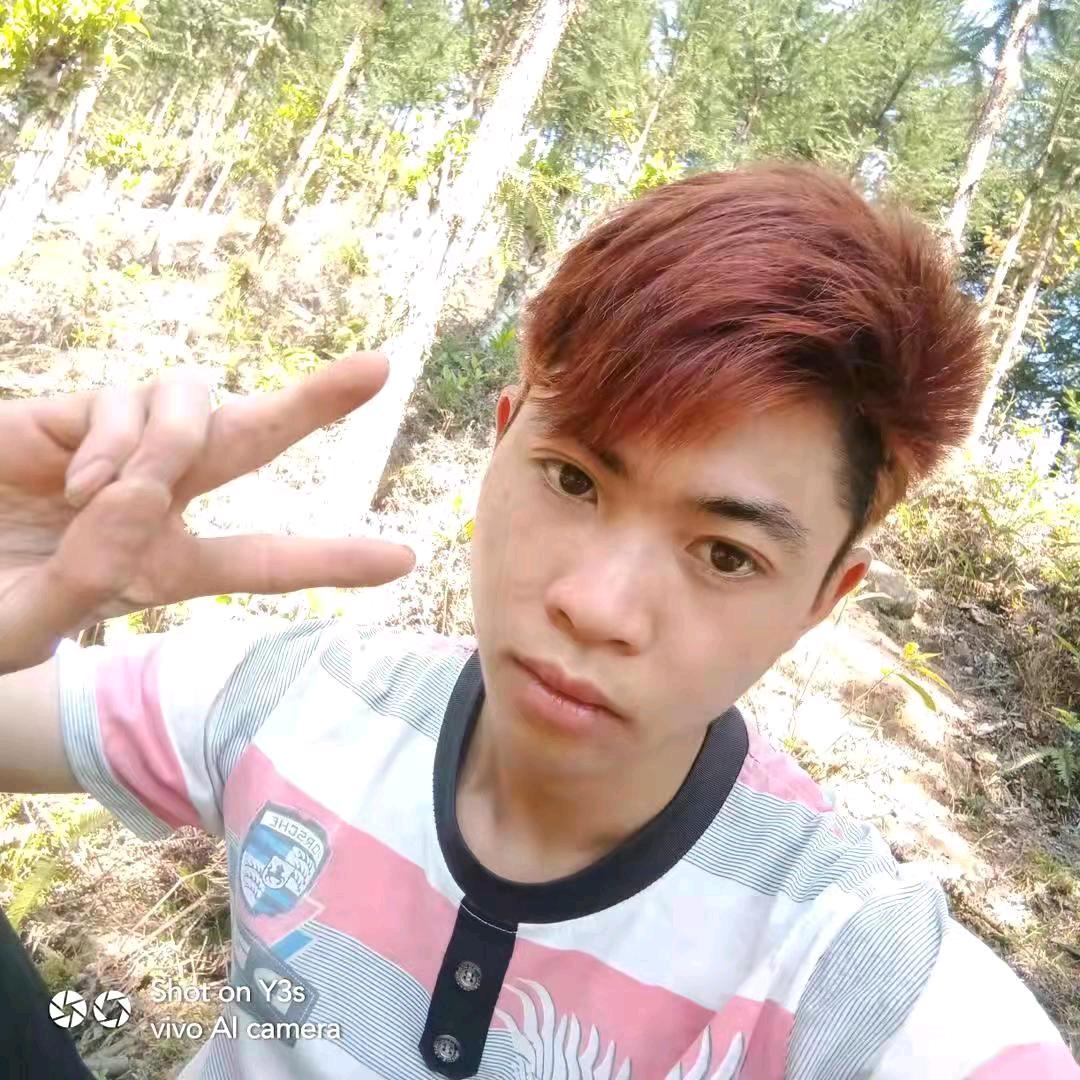 我是小邓在那坡修车上班