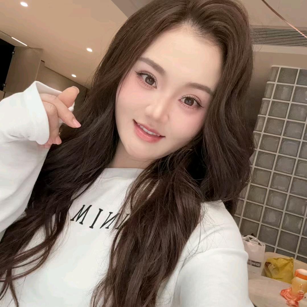浅笑一琉璃白