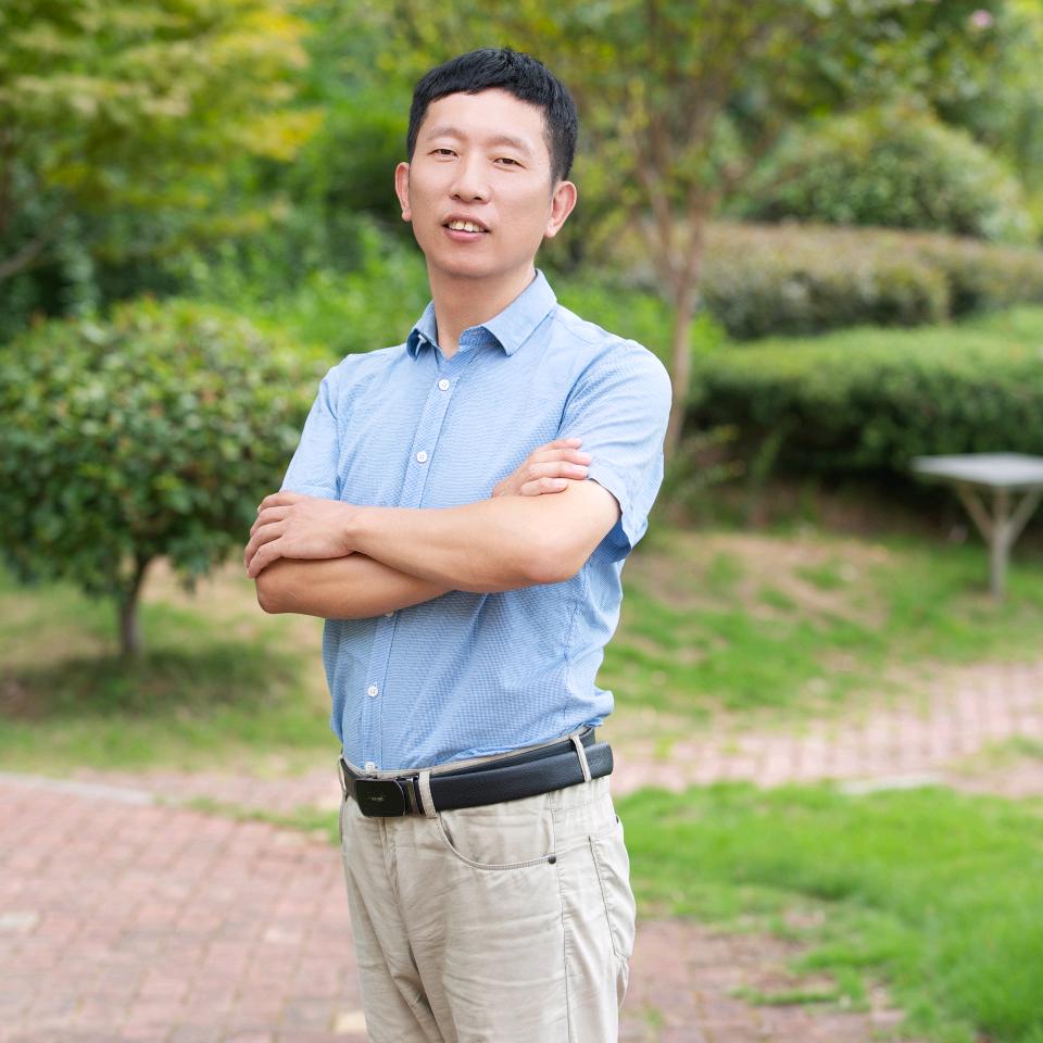 文艺青年墨痴哥哥