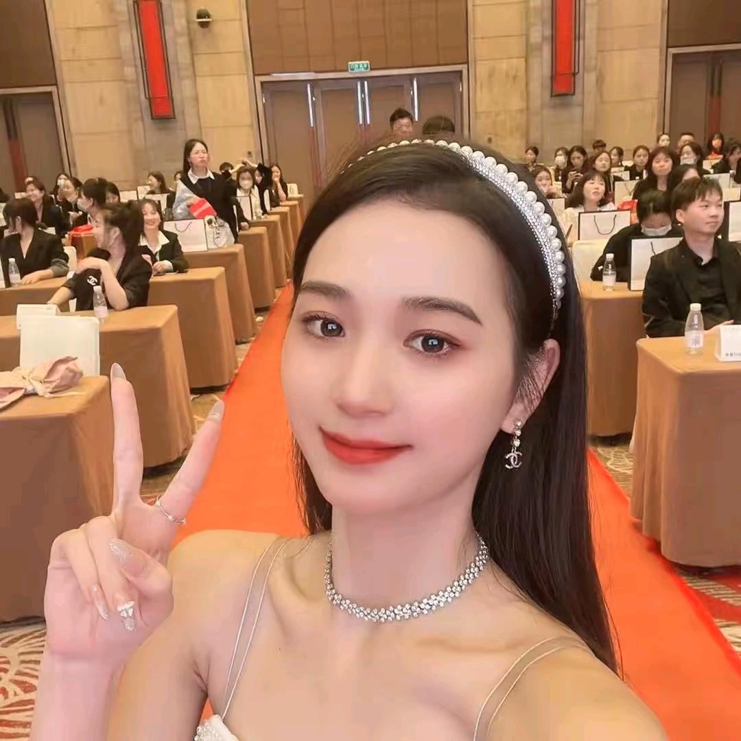 小小如董事长(姚）