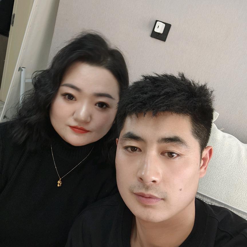 上班翘着二郎腿