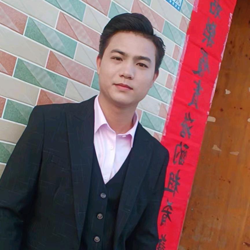 精神小伙