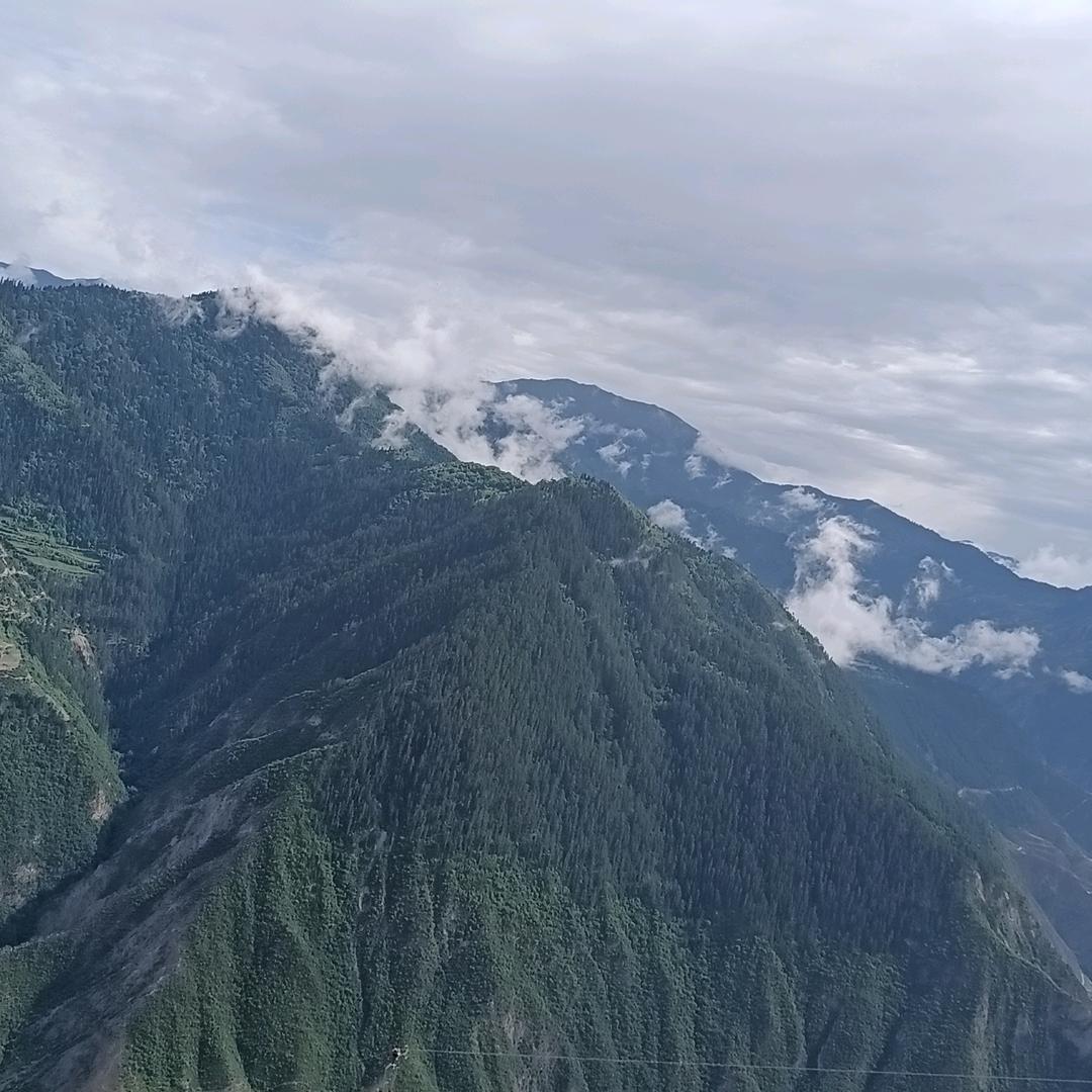 ༺༻一座山༺༻༻