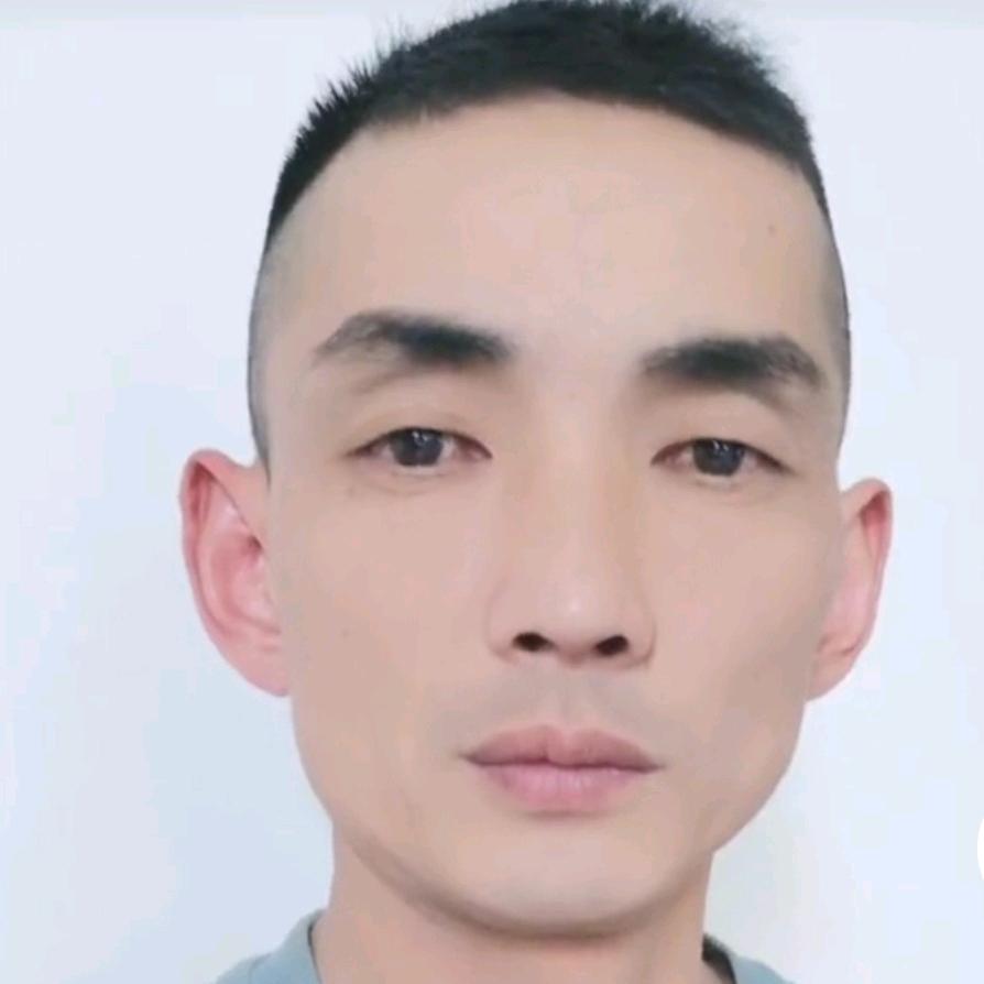 睡懵的小周，