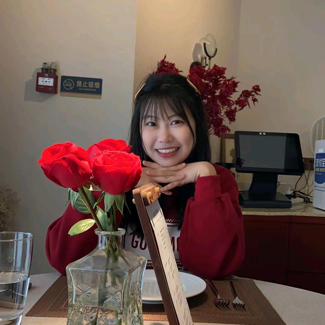 爱玩游戏的小芳