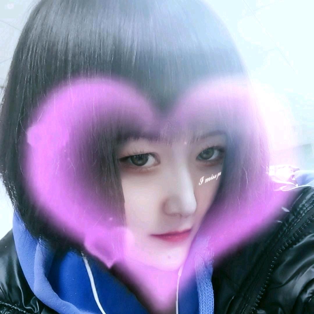 八月