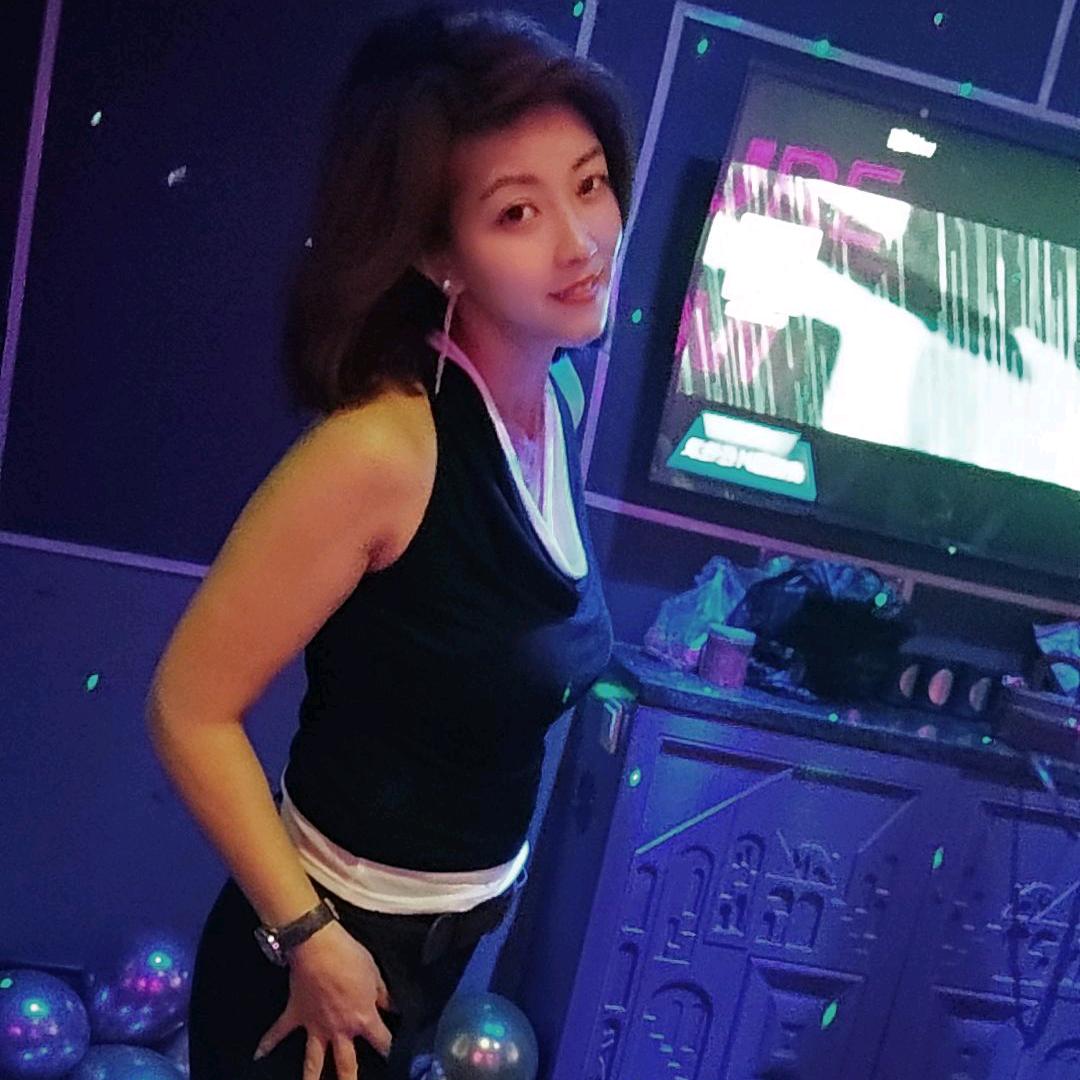 👣👣小静姐💃💃
