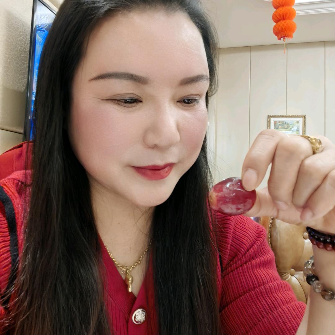 高跟鞋踩出小优雅