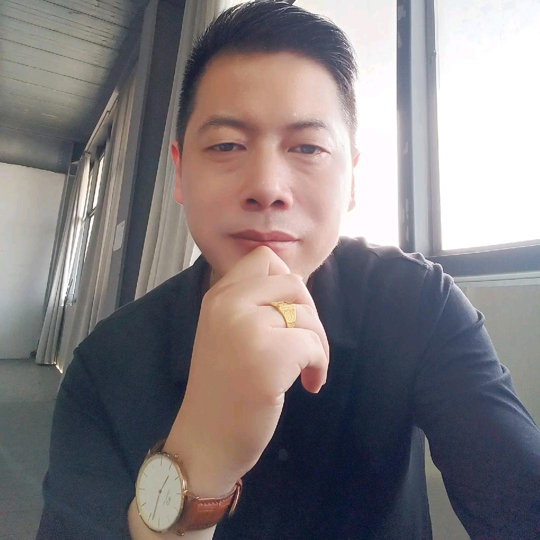 曹大哥  自产自销苗圃小花小草吊兰。