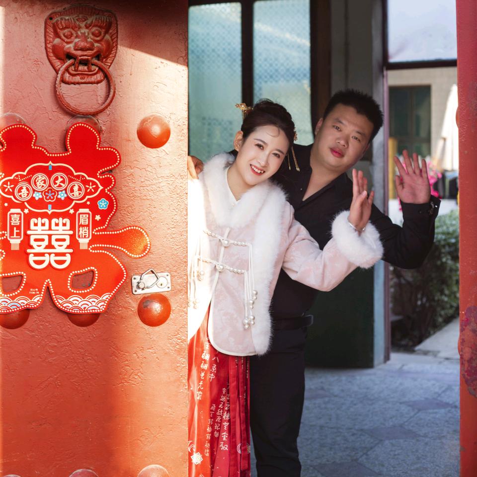 103团仁和茶叶干果小零食店