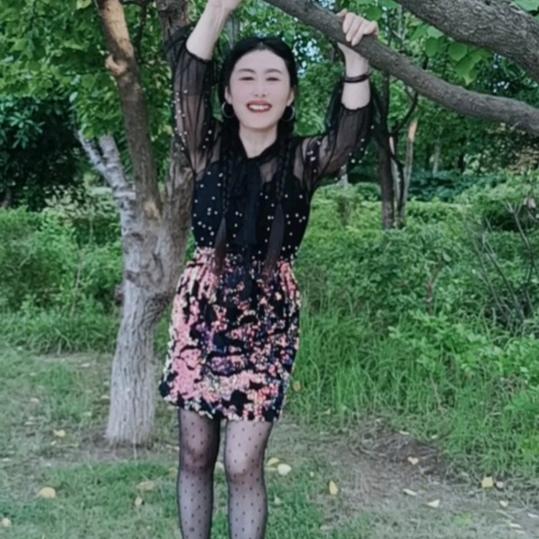 素衣清颜淡若尘（拒绝连赞谢谢）