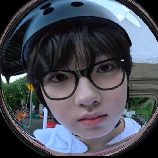 咬一口蓝莓面包