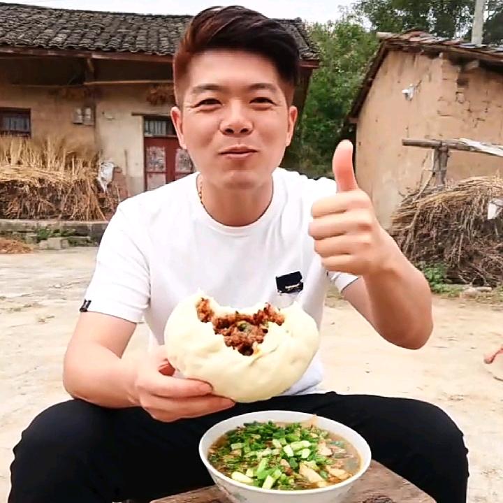 老板来碗面条