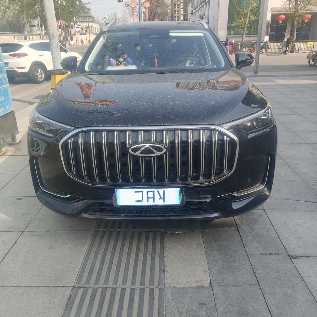 快快乐乐的小男孩