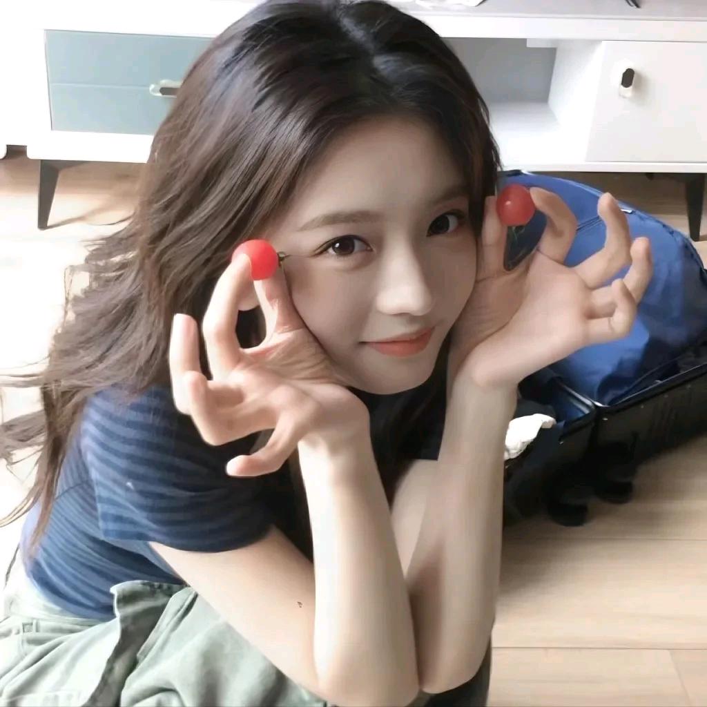 泡泡是只小鸡