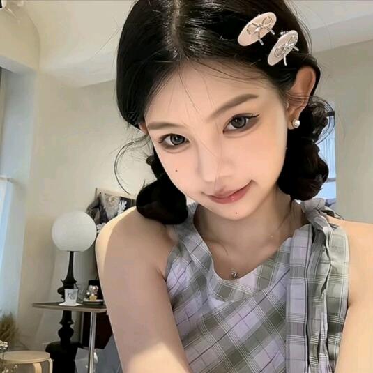 阳光爱笑的女孩