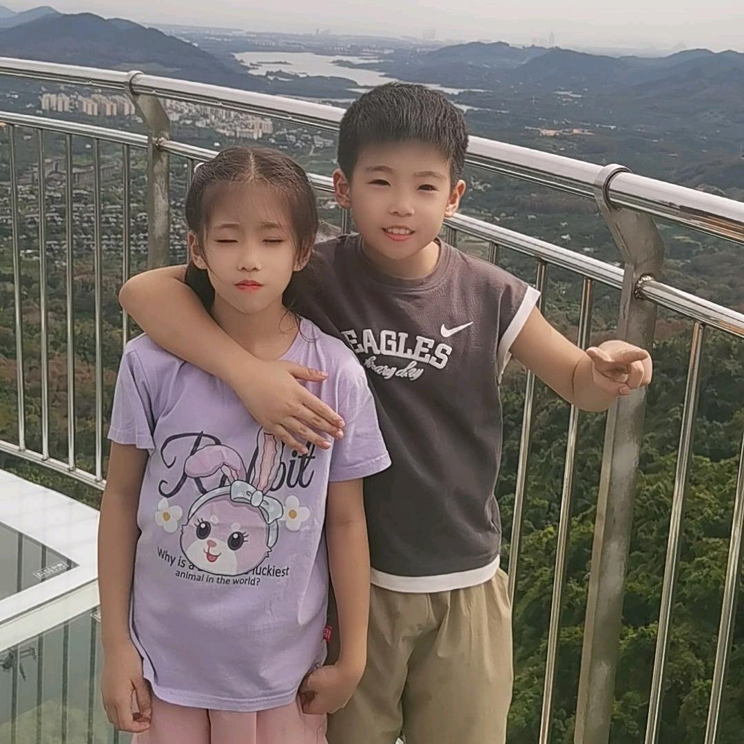 俩娃超级奶爸