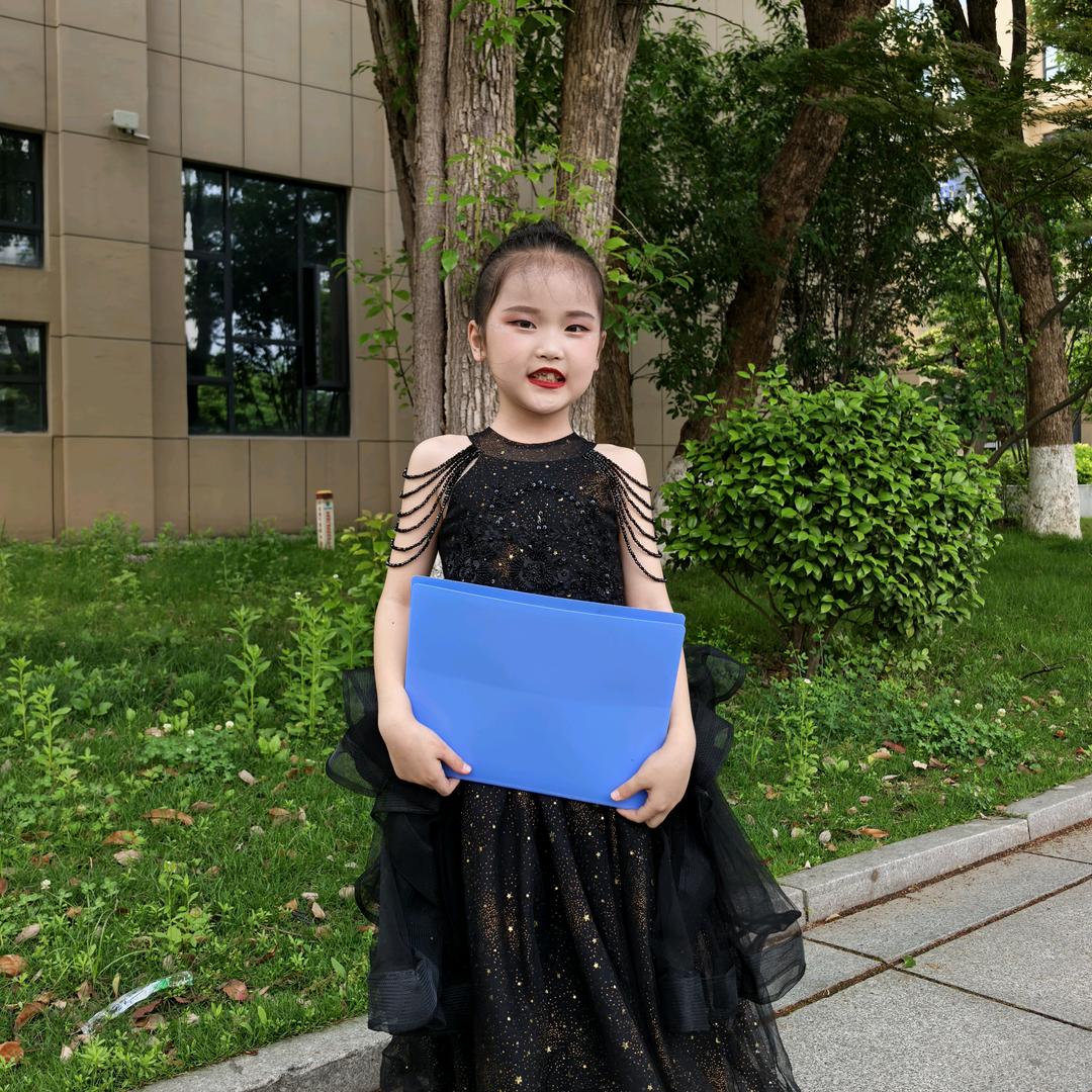 爱练琴的小馥馥