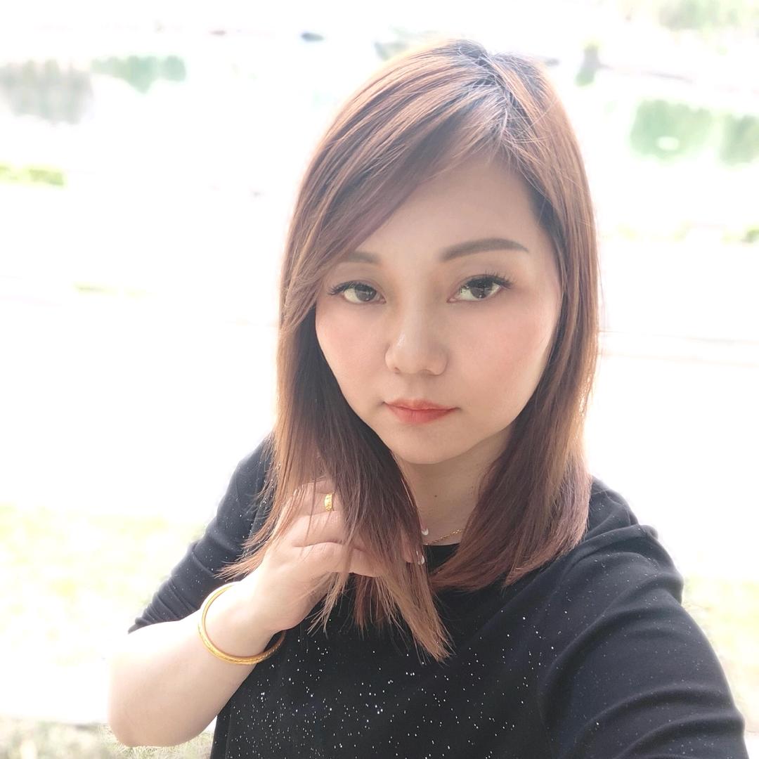 红磨坊窗帘，小王