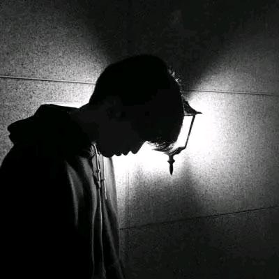 咵嚓嘣嚓次头像