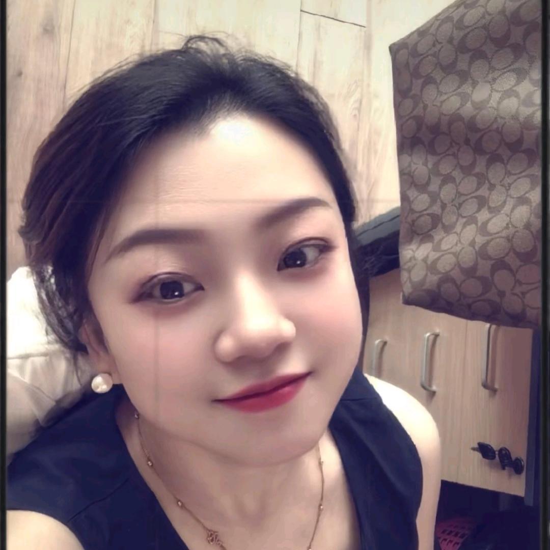 一只慵懒的猫🌟