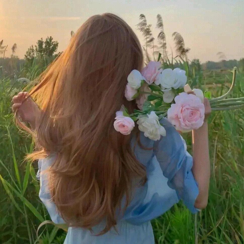 热爱美食的姑娘