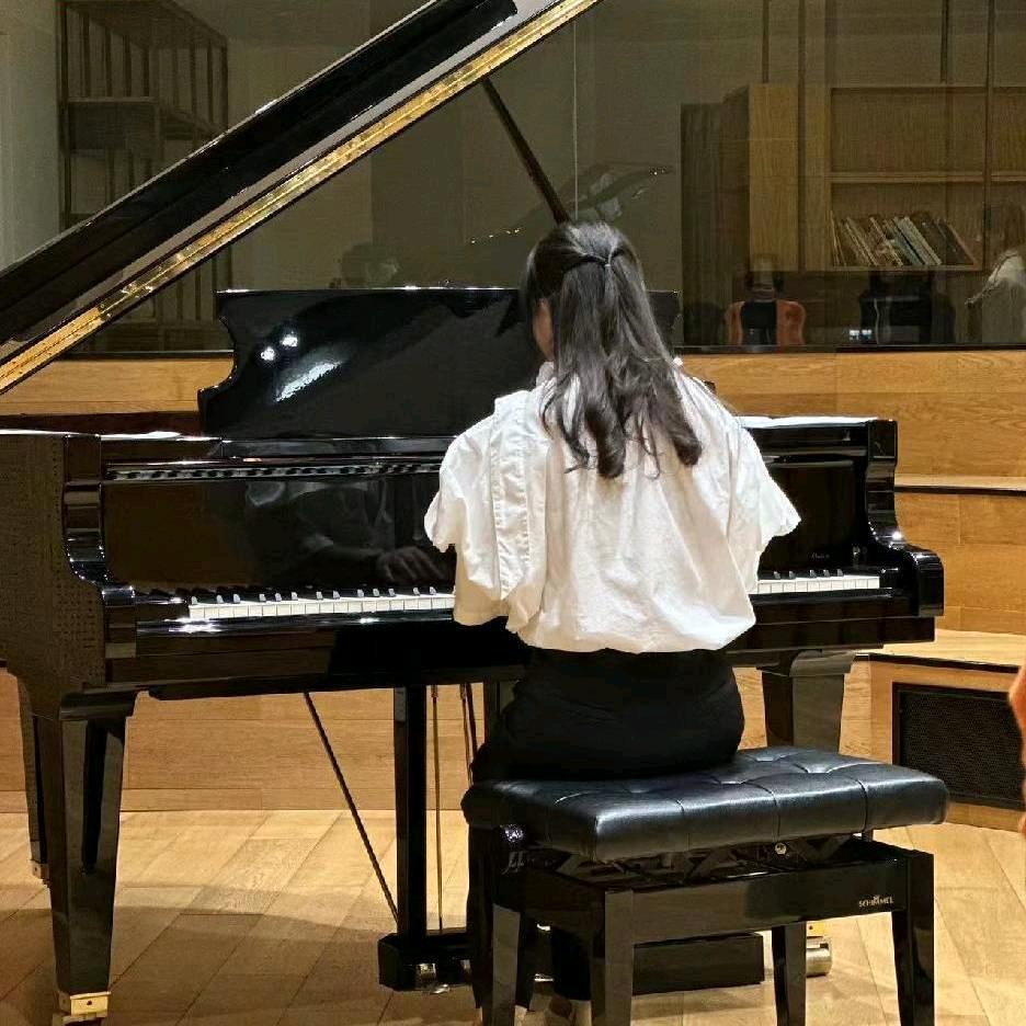 李霞（丁丁钢琴）