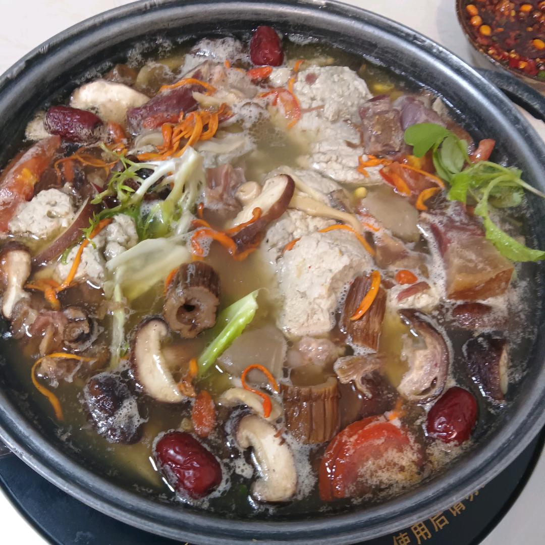 黑豆花腊肉火锅