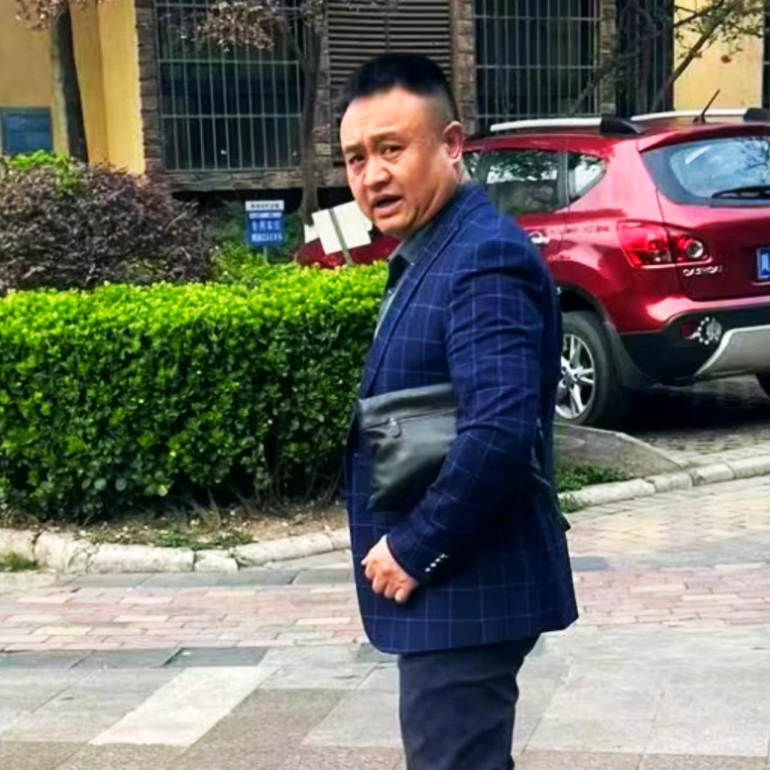 绵阳郑哥(开全屋定制工厂的)