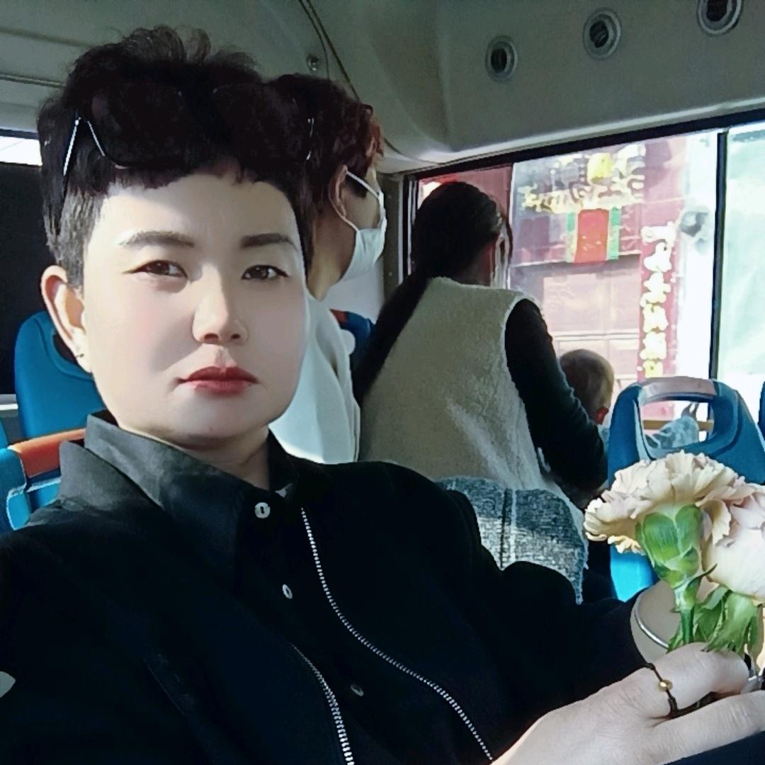 坚强不屈的小女人。🐮