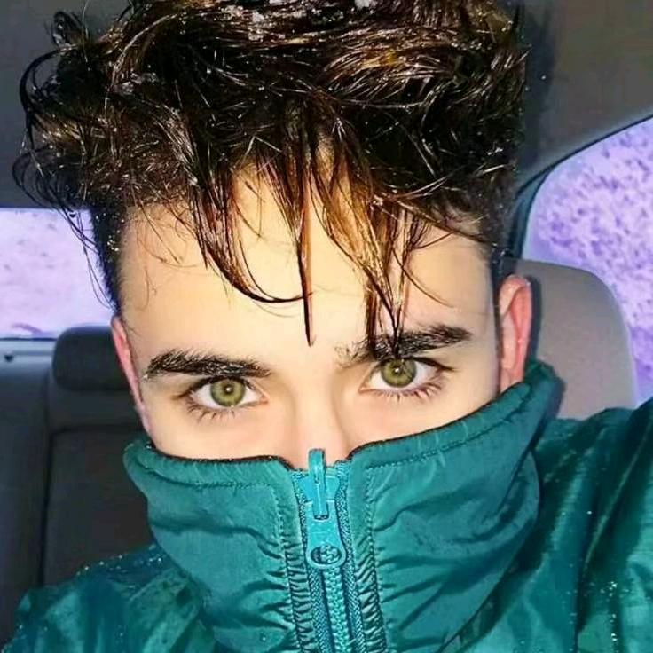 👉🖤👈