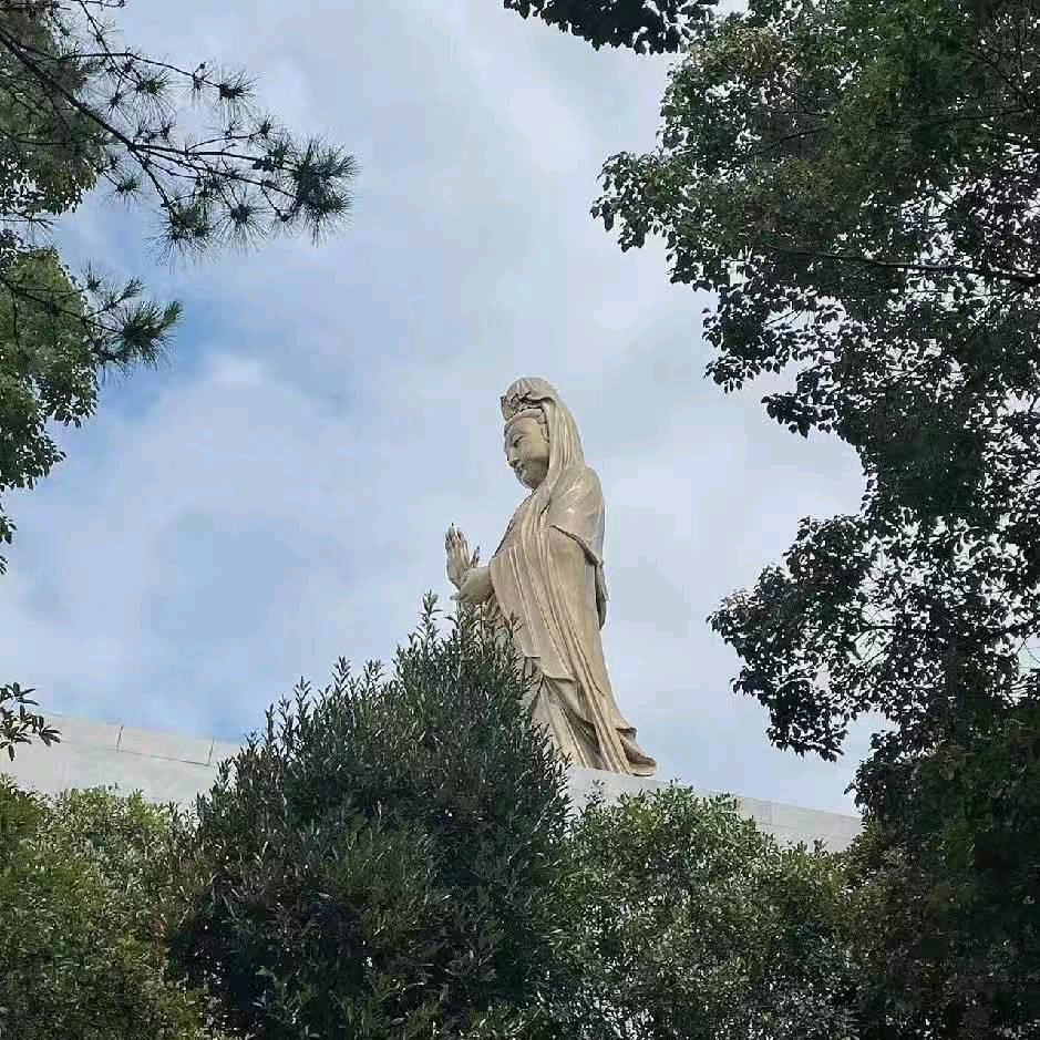 心有山海，静而无边。