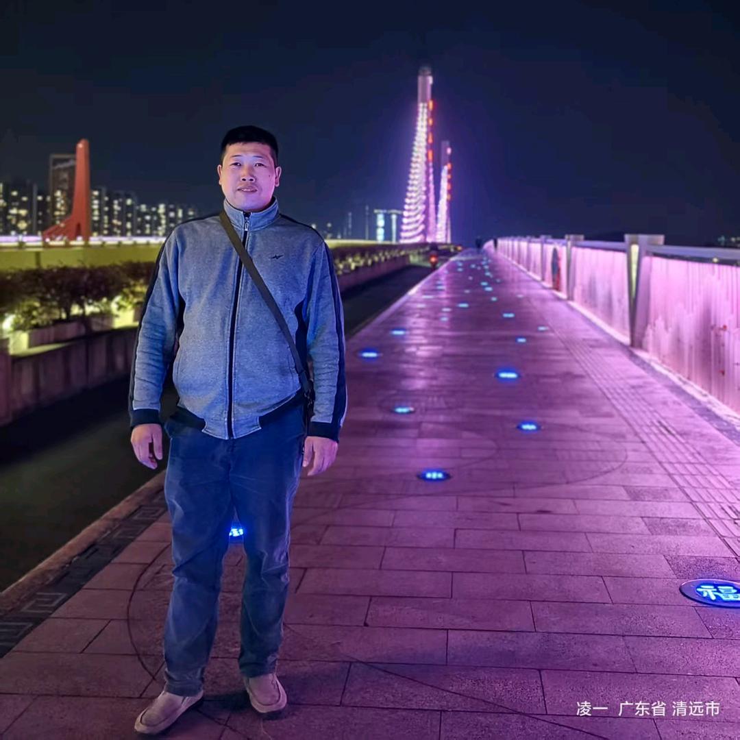 蓝天飞翔