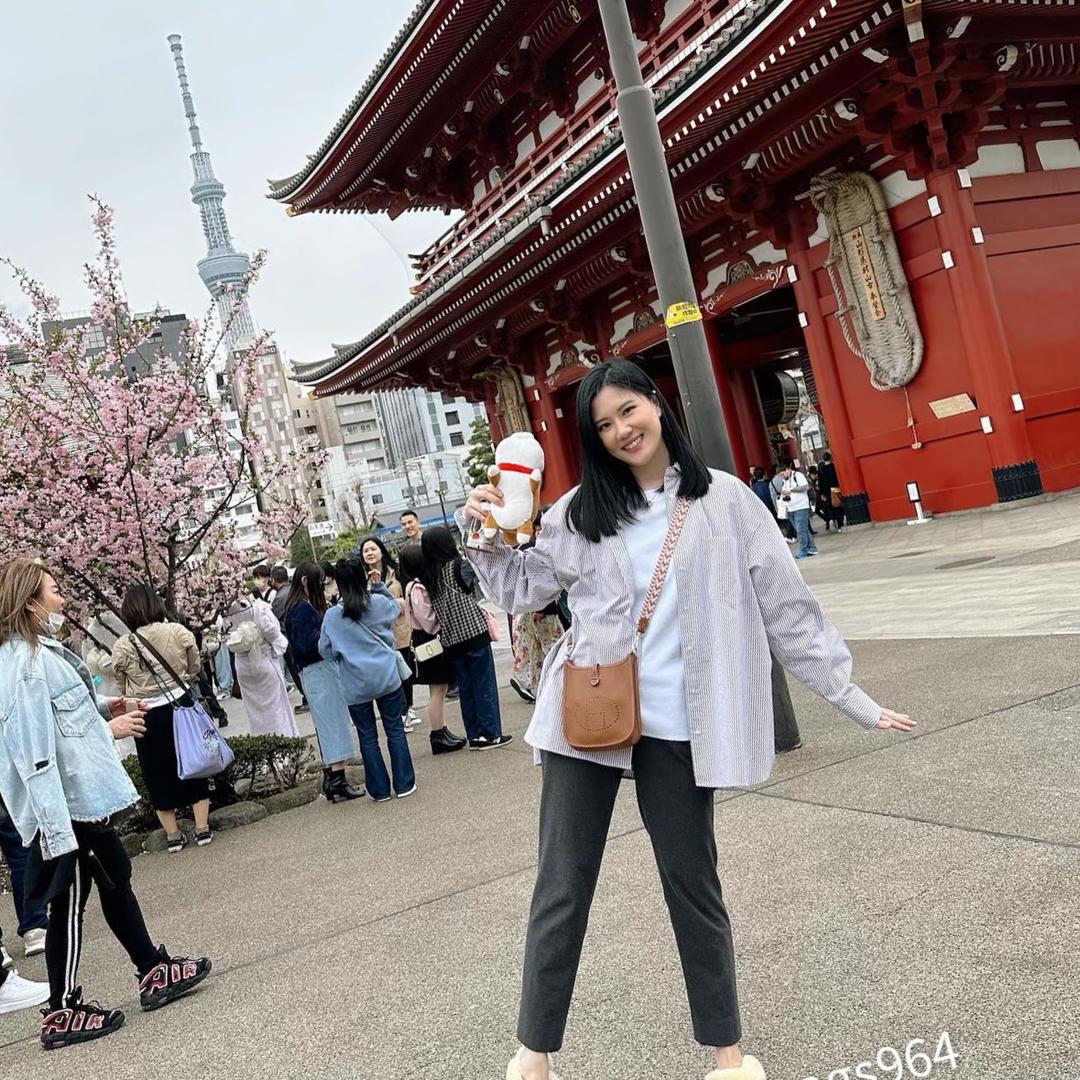 受伤的女人