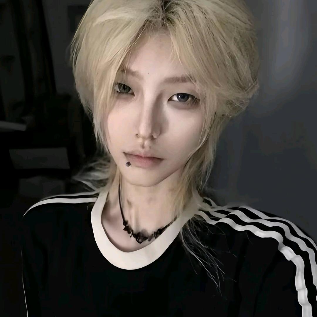 悸川奈.
