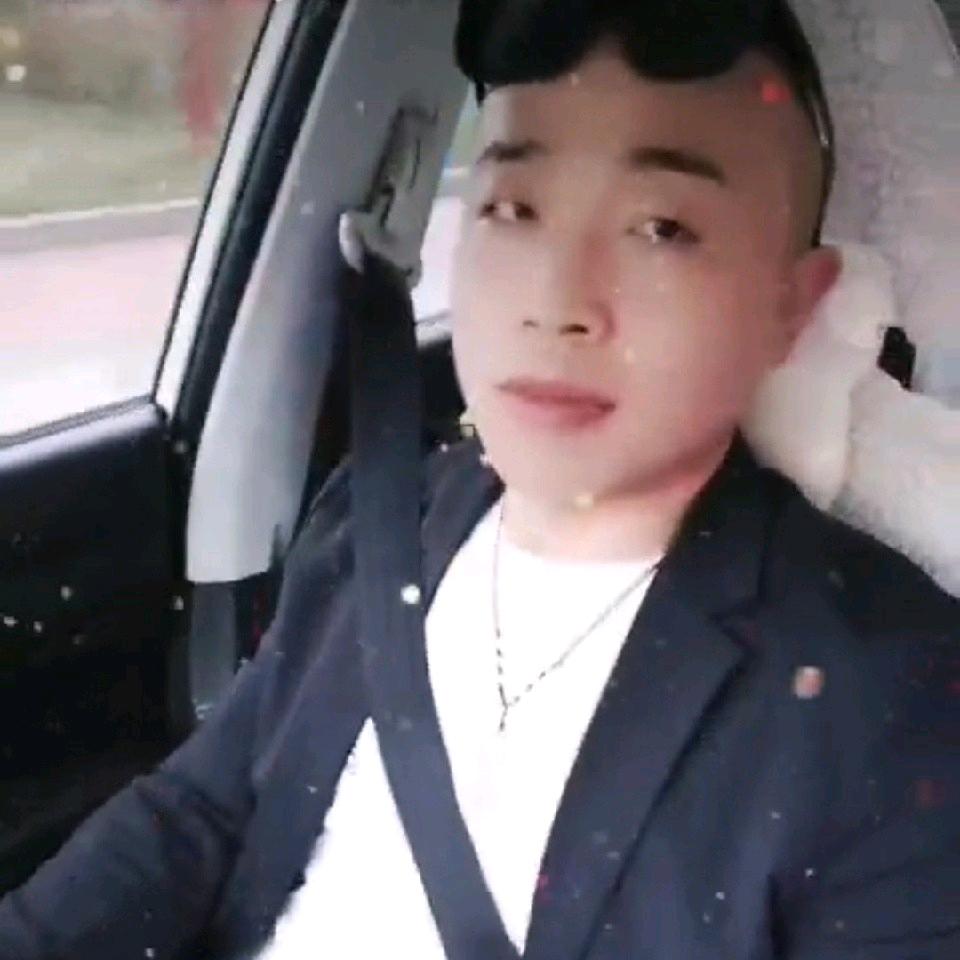 ℋღ᭄笑着🍒退场💞࿐