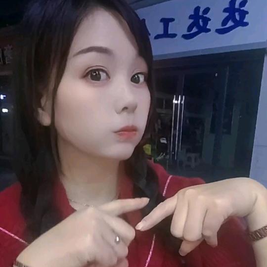 营山翠屏公园步行街，时尚女王店，上海家纺