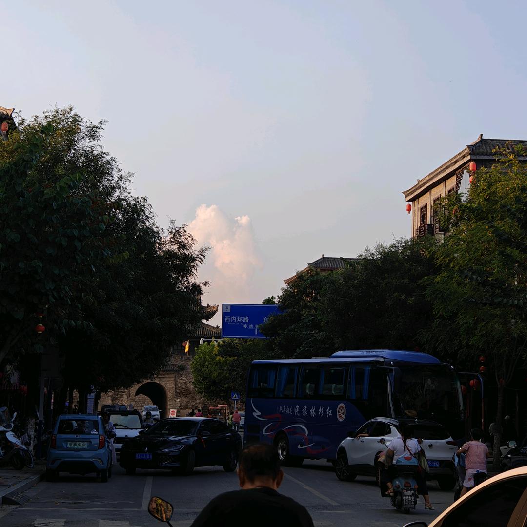 小郑冲锋员