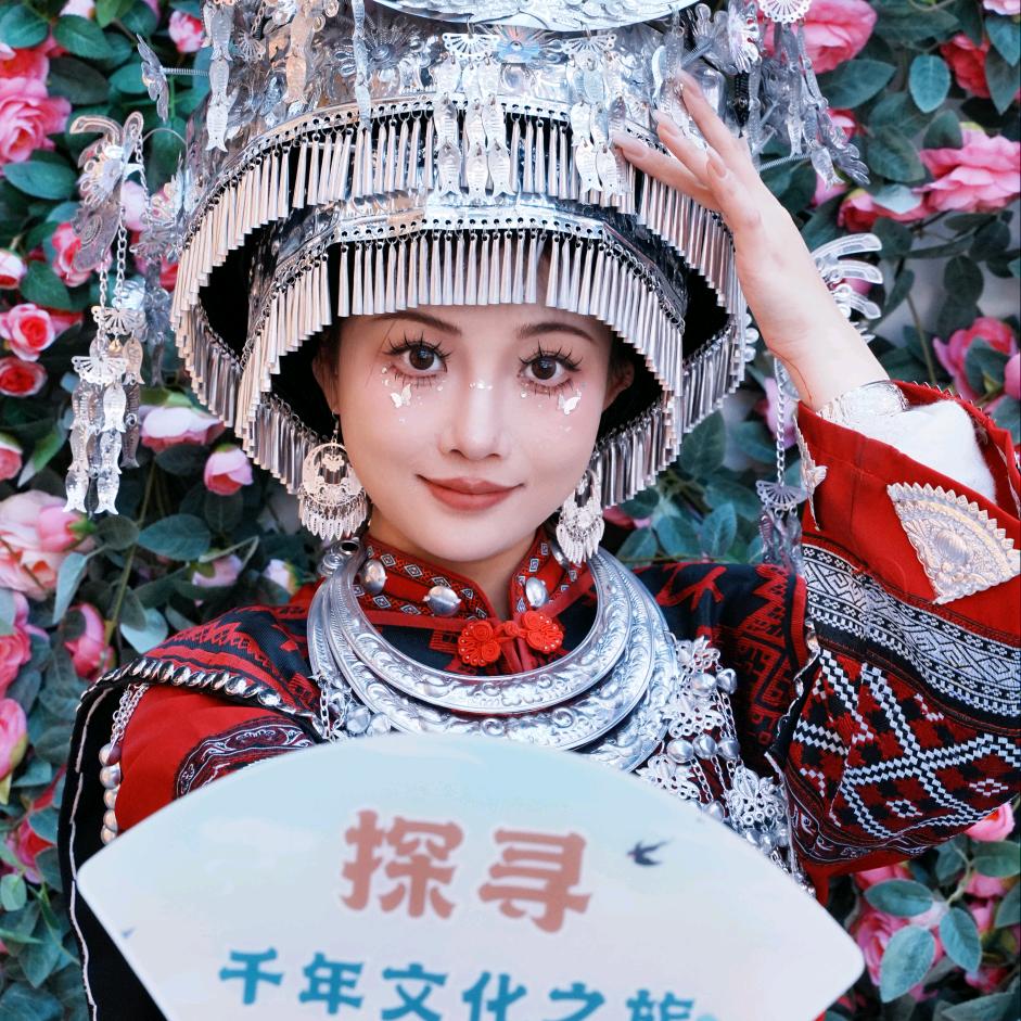 凤凰古城翠翠街