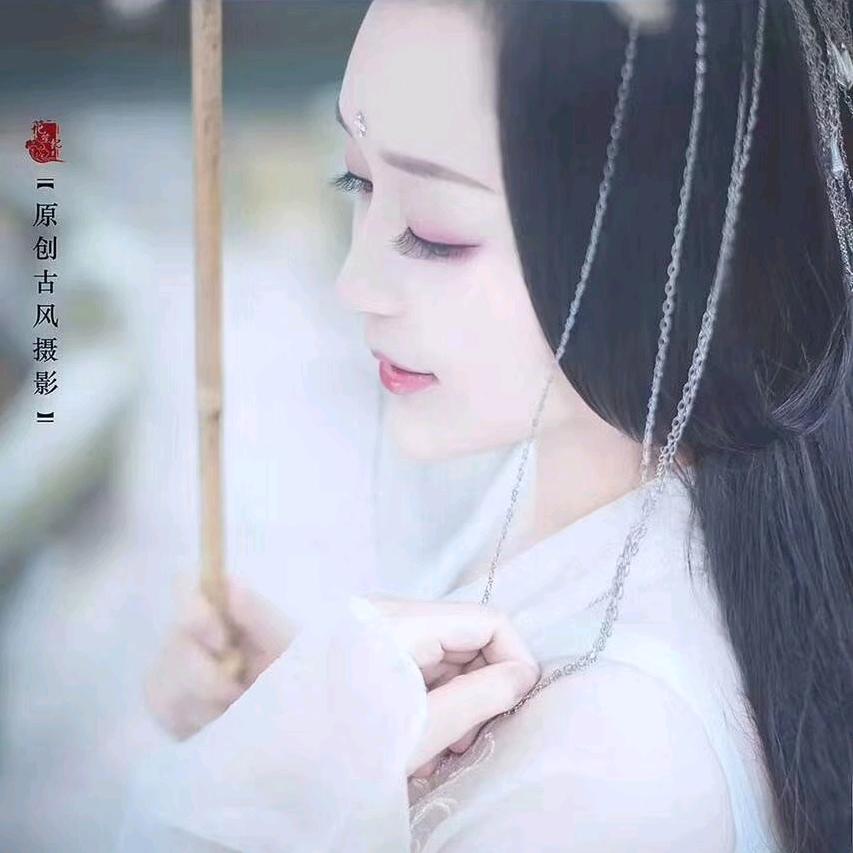 盼♀月