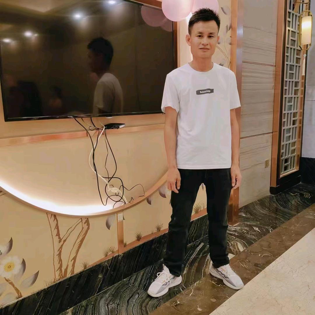 闪闪～～