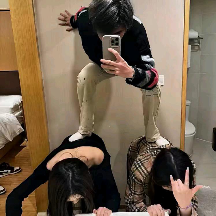 贩卖青春 .