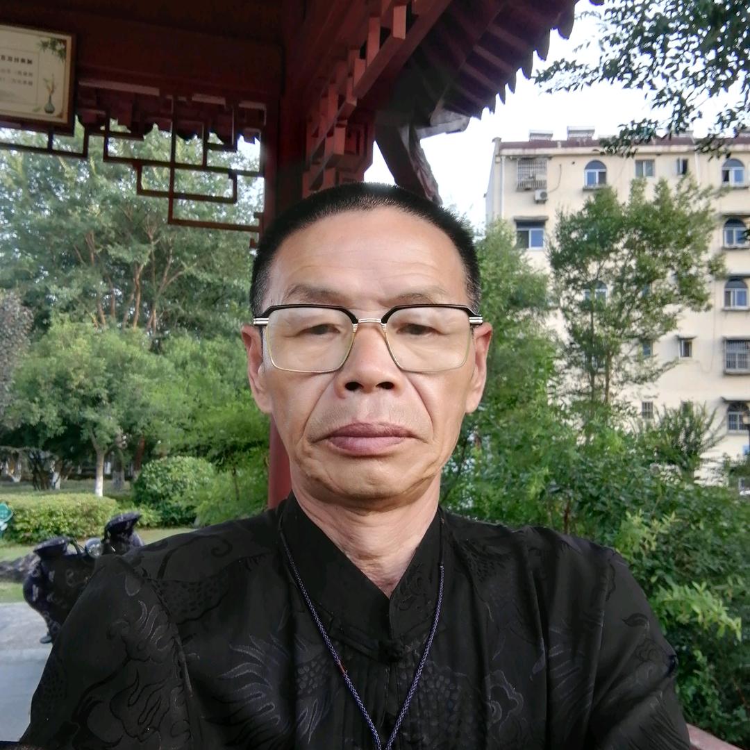 W开心，欢迎爱唱歌🎤一起玩🎧不定时?