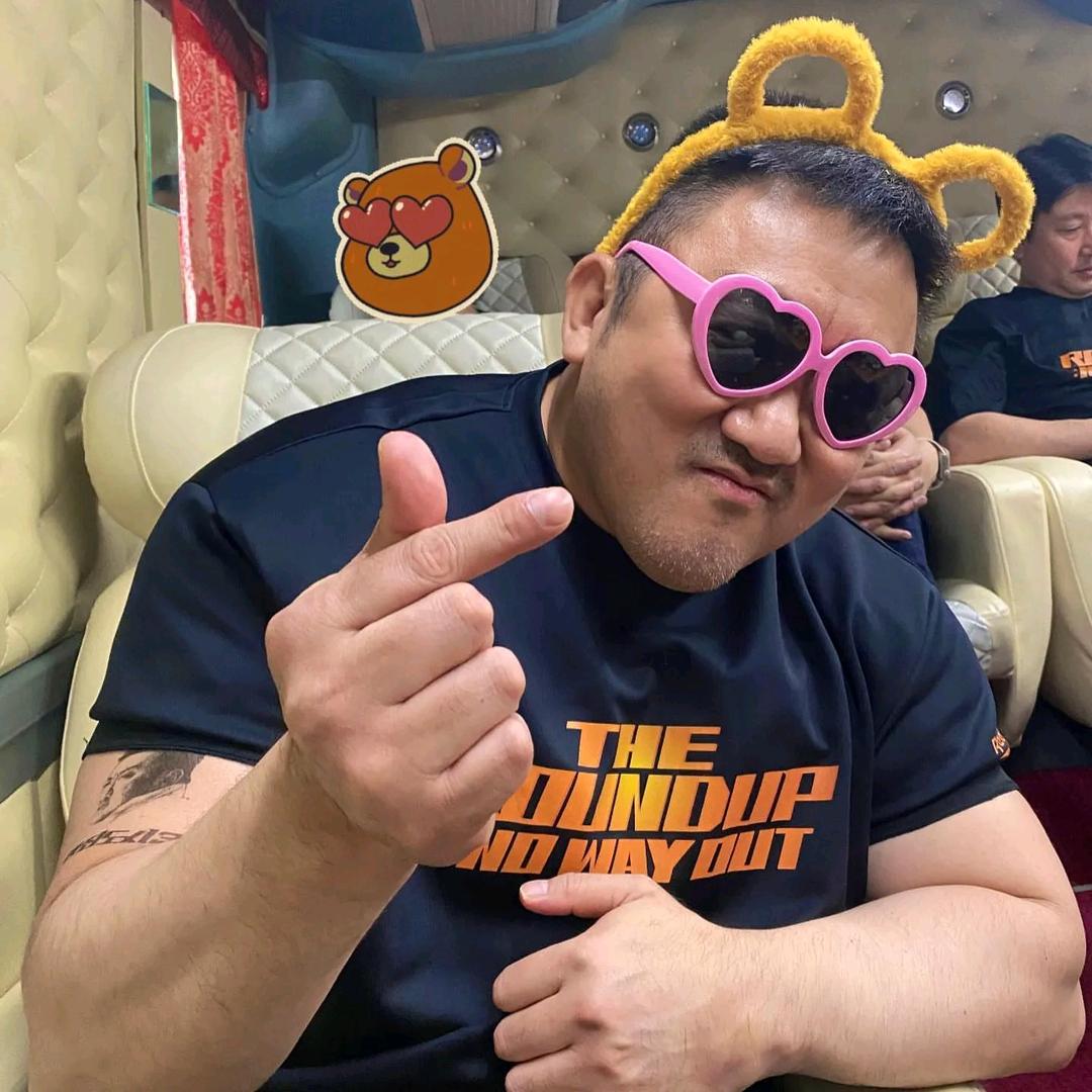 AK😎头像