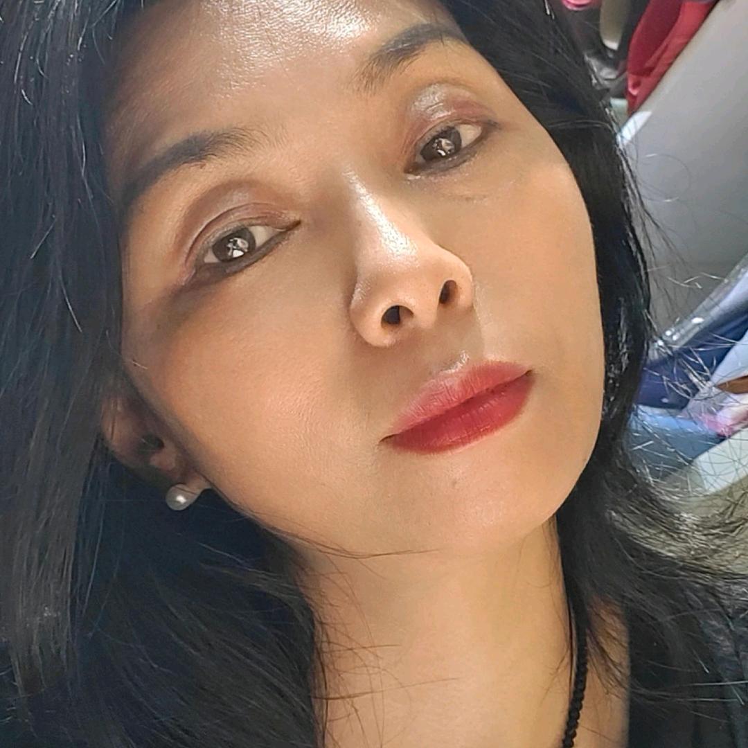 爱喝茶的景颇妹