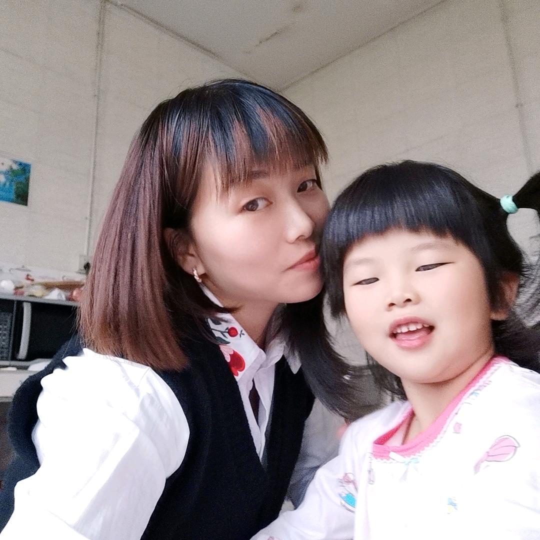 小可爱的小白鞋