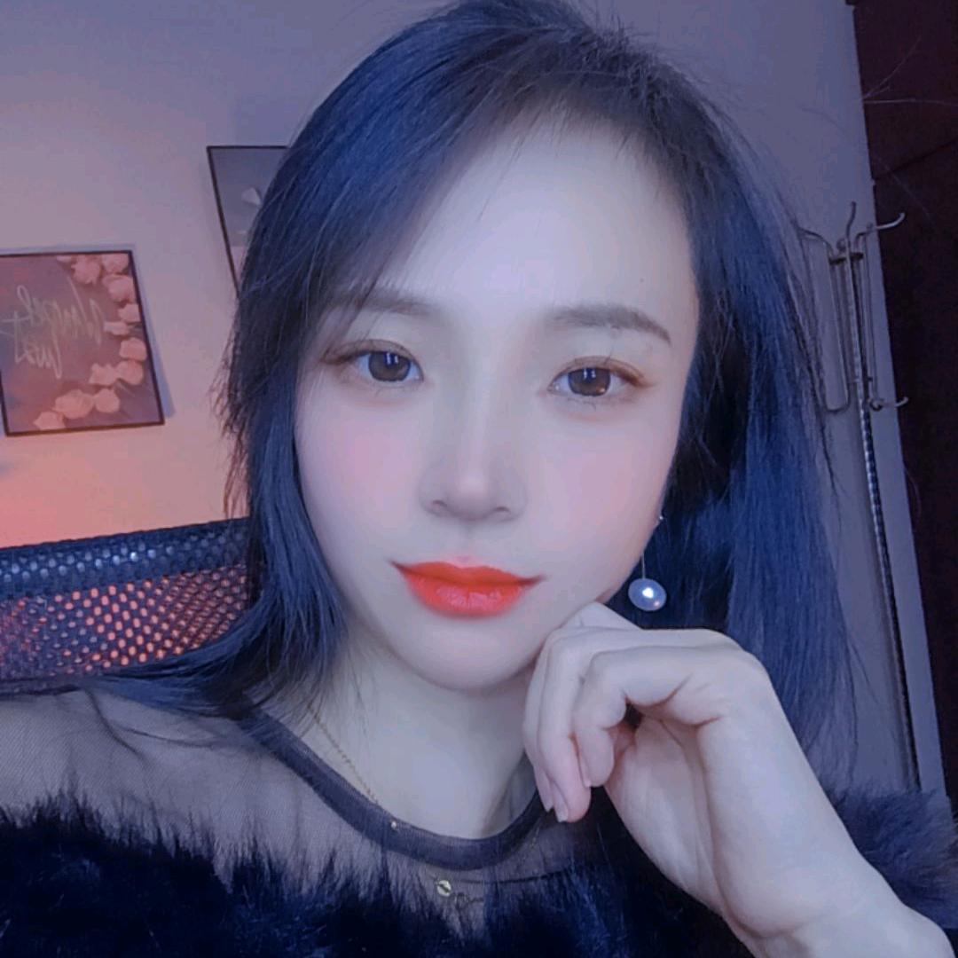 依依